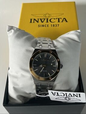 Invicta Women’s Black Dial Two Tone Bracelet Watch Silver Gold 69258 New In Box